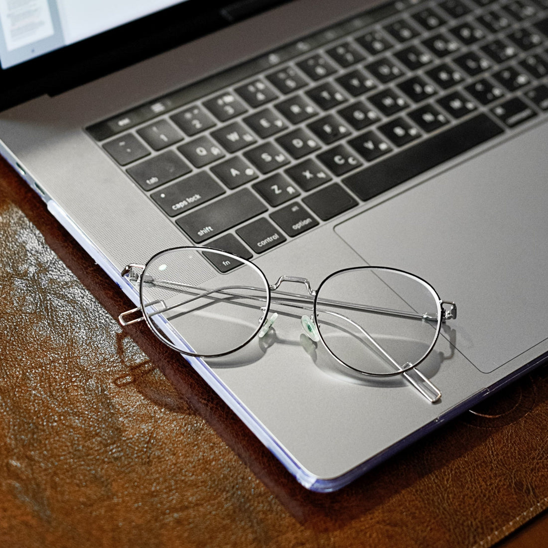 How to Measure an Eyeglass Frame – A Step-by-Step Guide