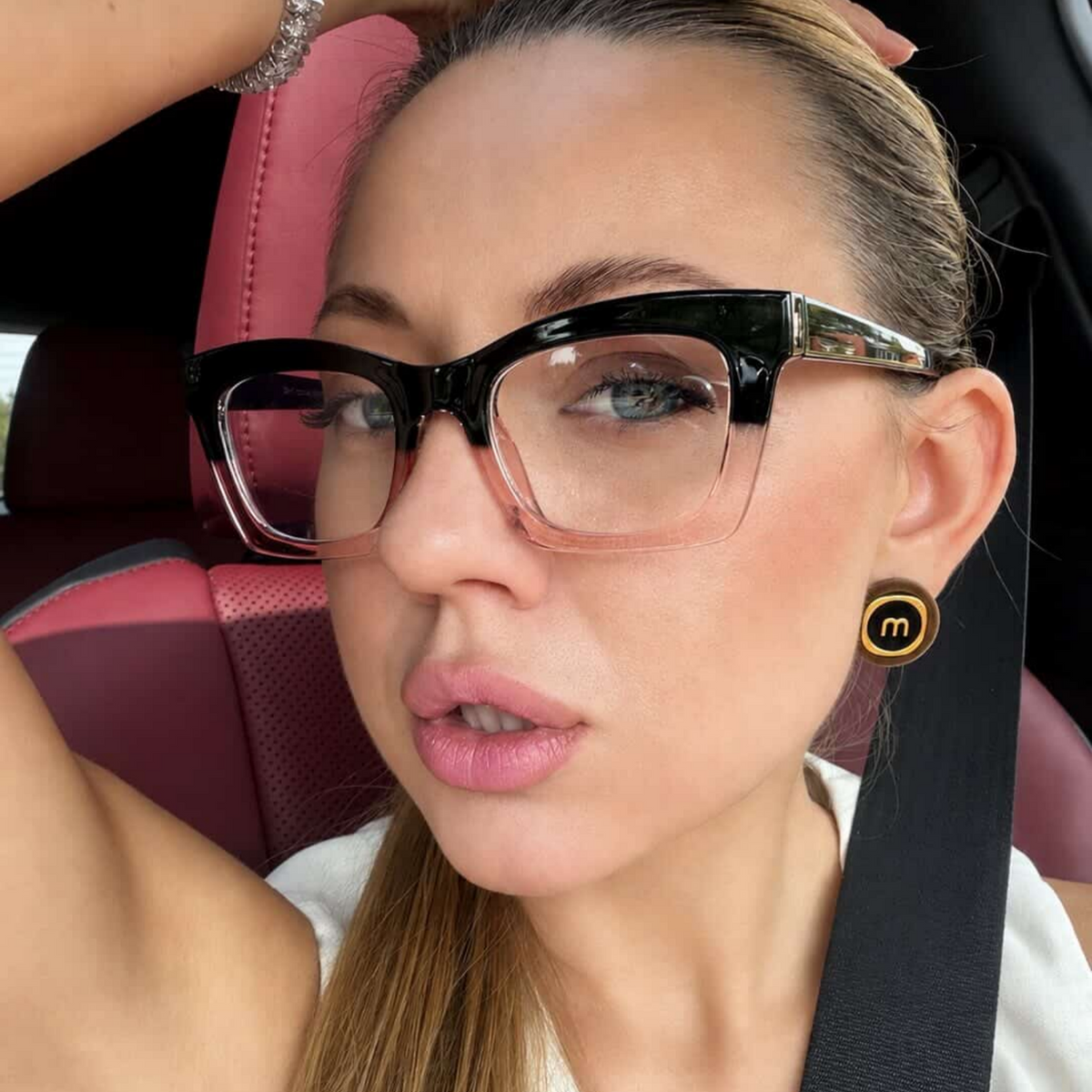 Ava