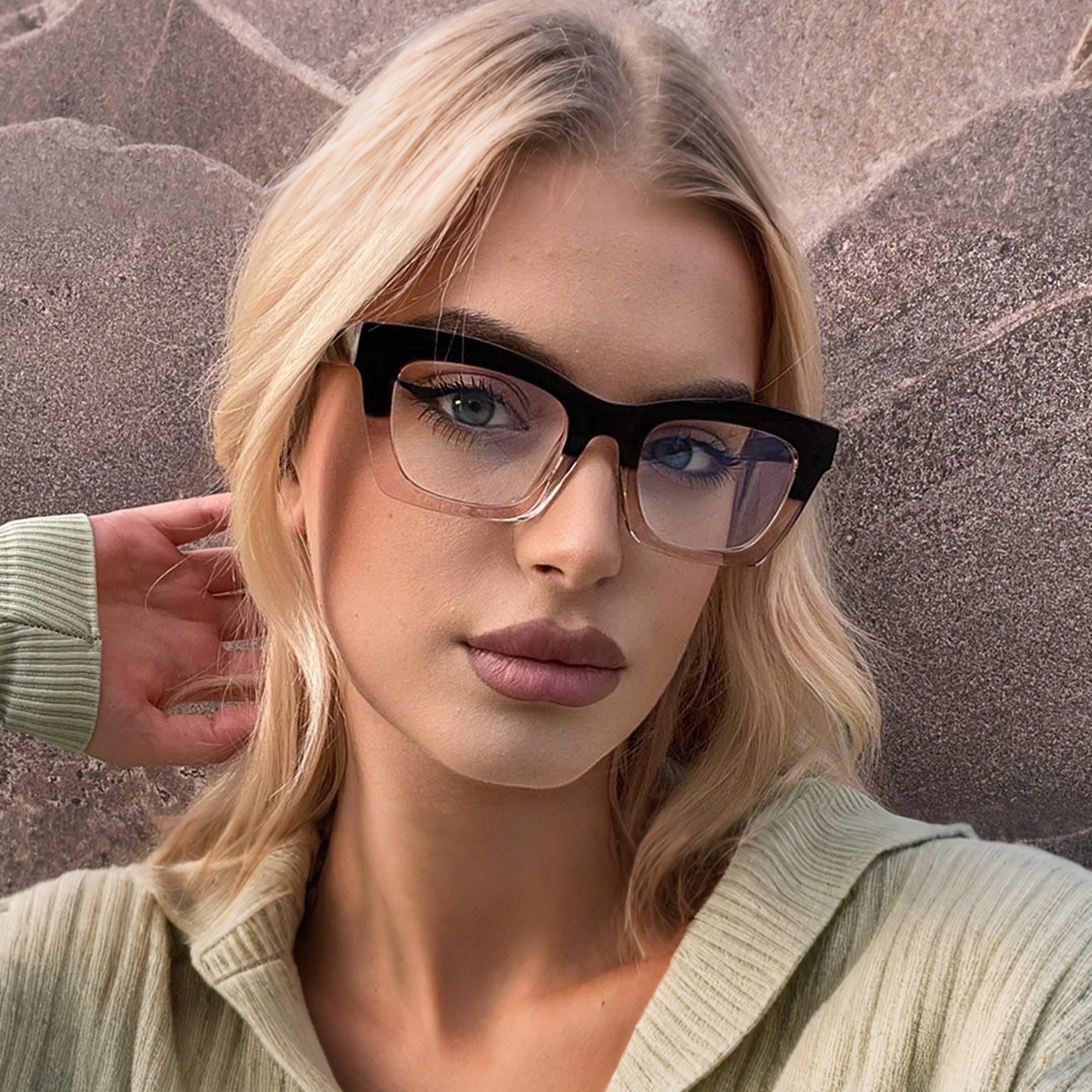 Ava
